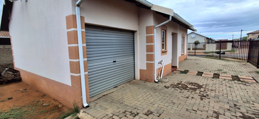 3 Bedroom Property for Sale in Raceway Free State